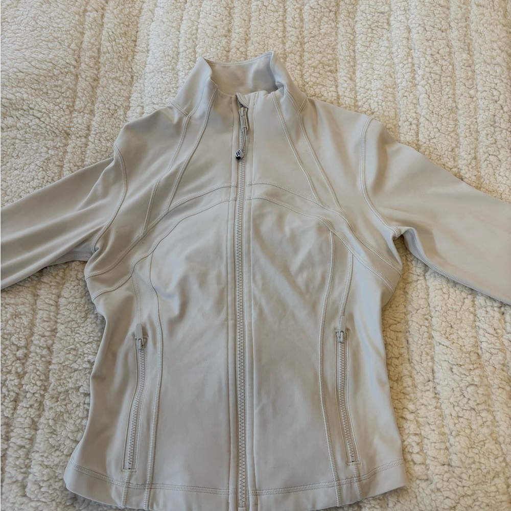 Lululemon “Bone” Nulu defined cropped Jacket